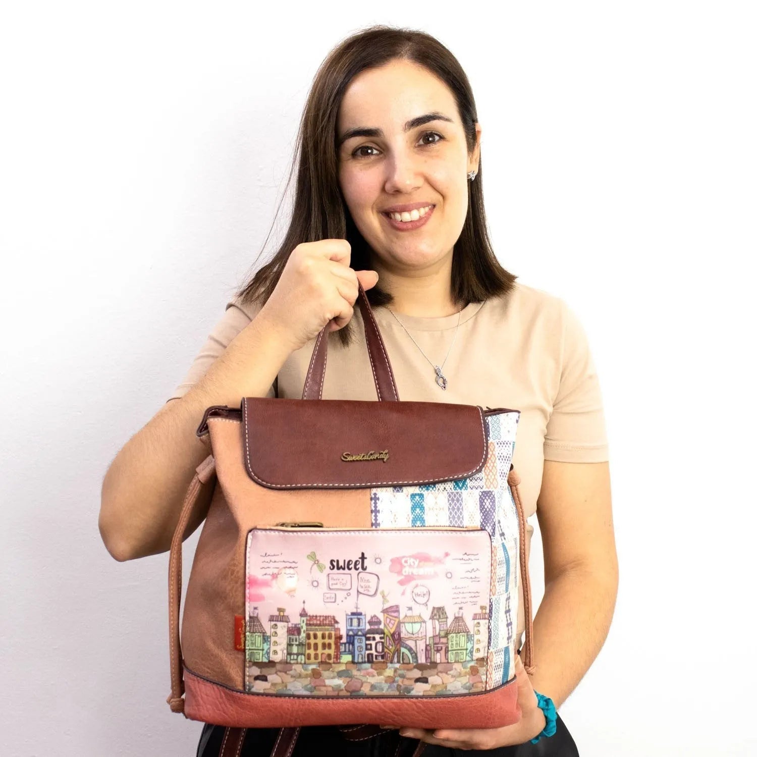 Mochila con solapa cuadrada Sweet Candy Essential - KimondoShop